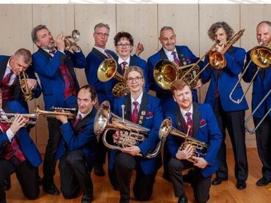Funbones und die Musikgesellschaft Holderbank im gemeinsamen Grossformat